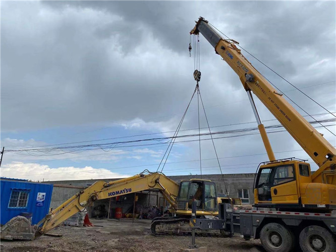 曲松县25吨吊车的工作半径是多少？